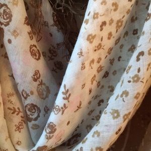 H&M Accessories - H&M floral tassel scarf H&M Accessories - H&M floral tassel scarf